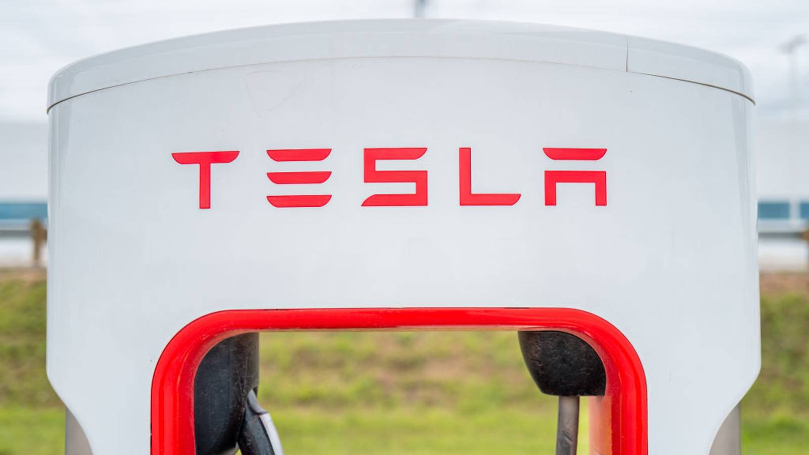 Tesla layoffs to trim 6,000 positions in California, Texas X99.5